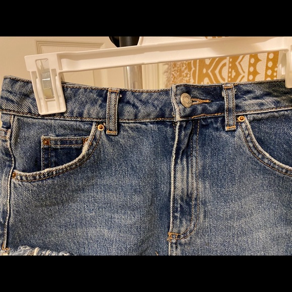 Top shop, size 4, jean shorts - Picture 2 of 4